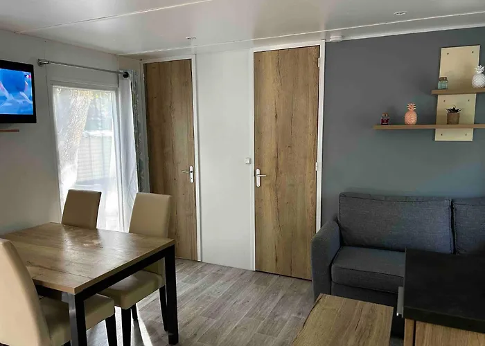 De La Terre Locan * سانت-بريفين-لي-بان