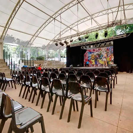 別荘 De La Terre Locan *